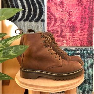 BROWN LEATHER DR MARTENS BOOTS 🧸🤎🍪